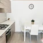 Patty Maison - Large & New Central Apartment